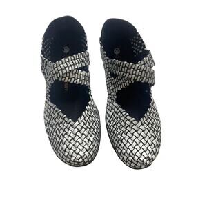 Bernie Mev Woven Flats Women 7/38 Black Gray Crisscross Stretchy Classic NWOB